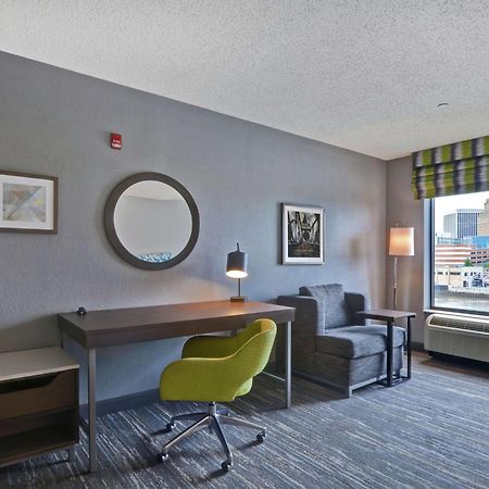 Hampton Inn & Suites Newark-Harrison-Riverwalk Buitenkant foto